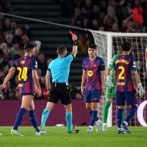 世界杯官方观看app-欧冠近10个赛季巴萨吃到12张红牌，同期所有球队最多